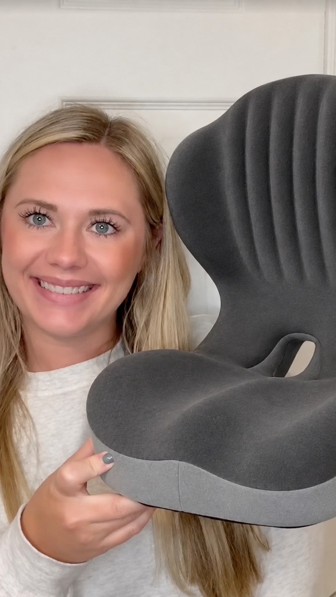 CELINVA orthopedic seat cushion