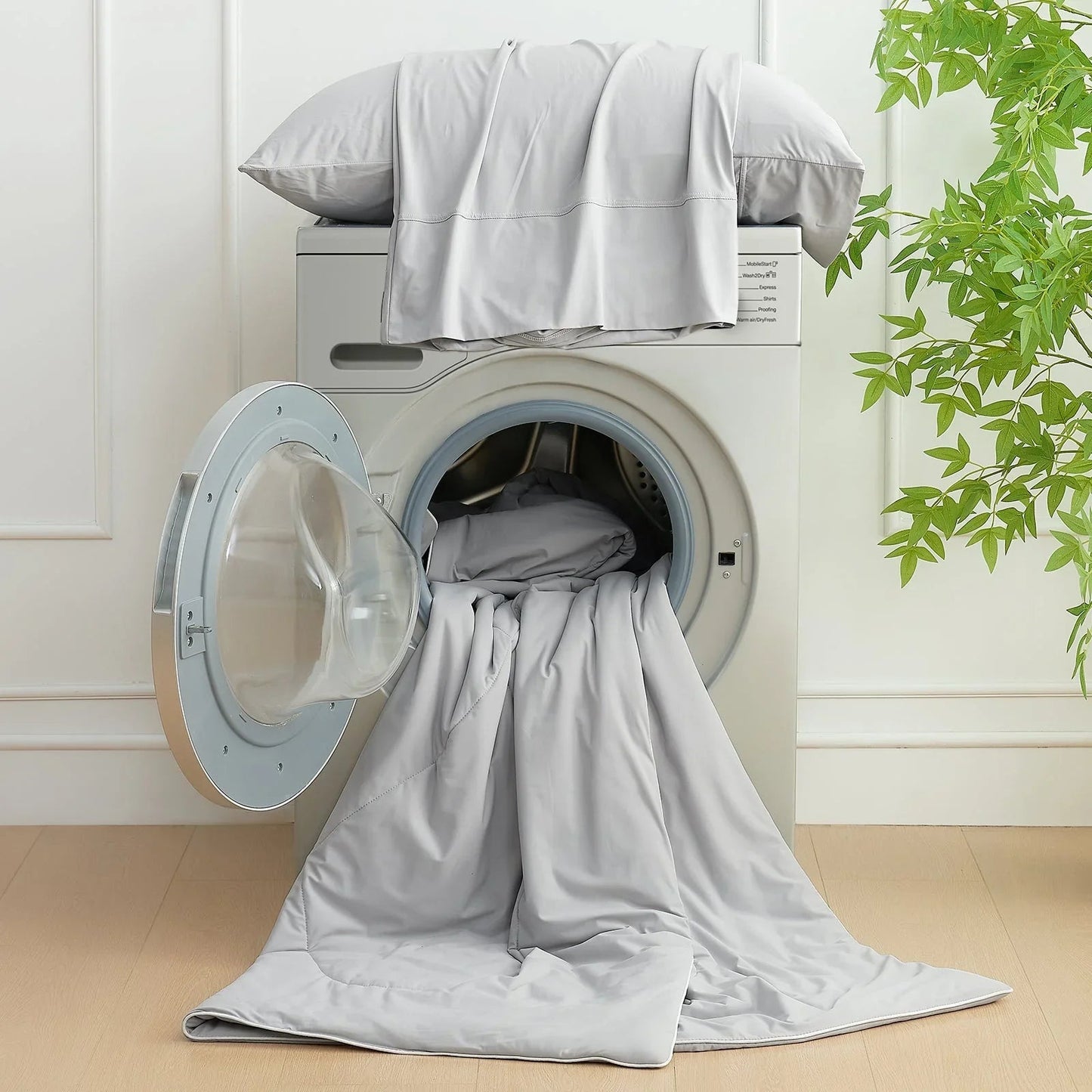 Lightweight Cooling Comforter